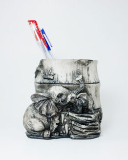 Pen holder