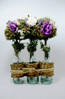 Artifical flowers with Decorative Vas